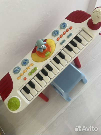 Синтезатор детский с микрофоном и стульчиком