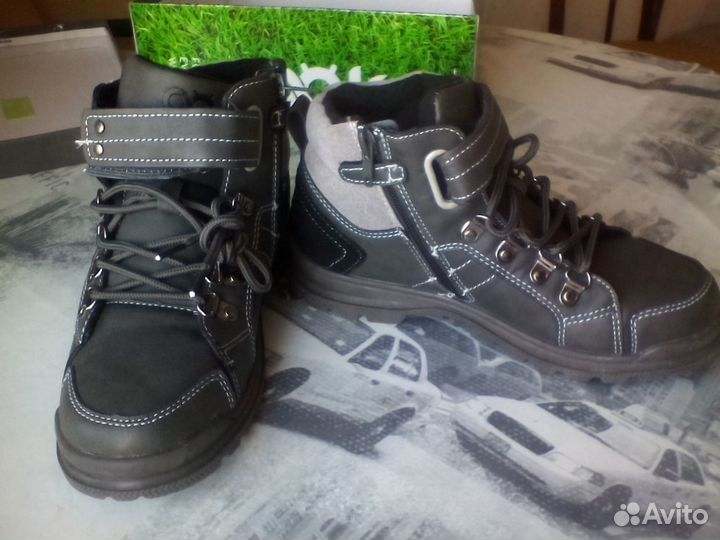 Ботинки типа кроссовых для мальчика