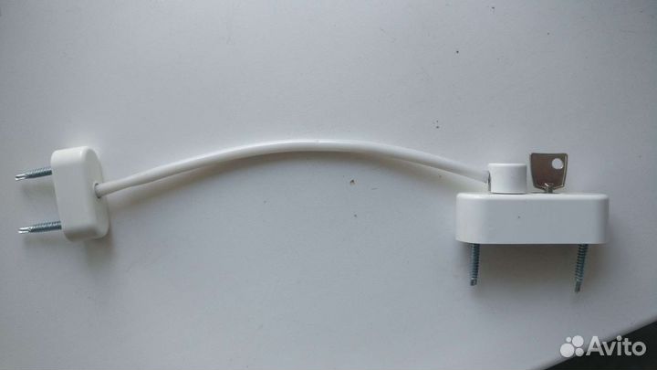 Замки на пластиковые окна