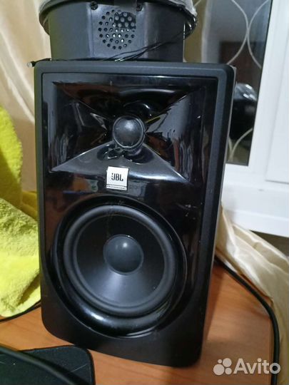 Студийные мониторы JBL 305p MK II