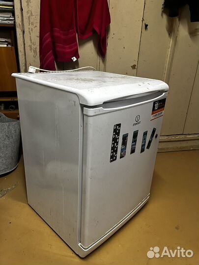 Холодильник Indesit