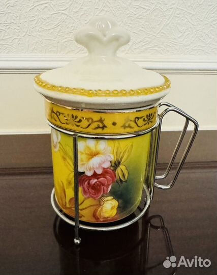 Банка емкость на подставке