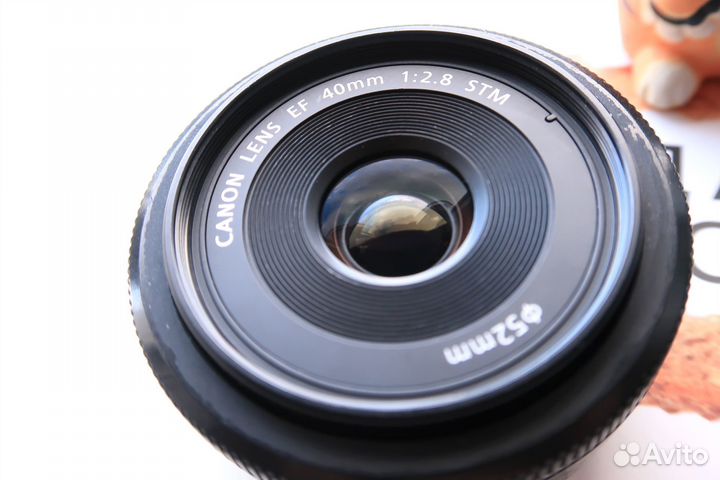 Объектив Canon EF 40mm f2.8 STM