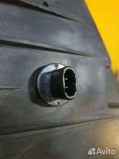 Крышка корпуса воздушного фильтра 2.0 FS mazda Маз