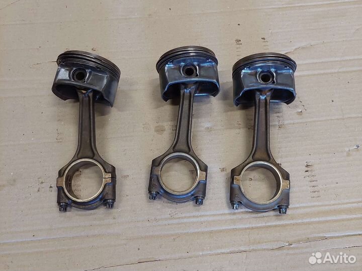 Поршень с шатуном Opel Astra H Zafira B z18xer