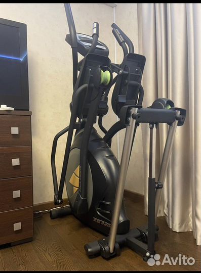 Эллиптический тренажер Spirit XE326