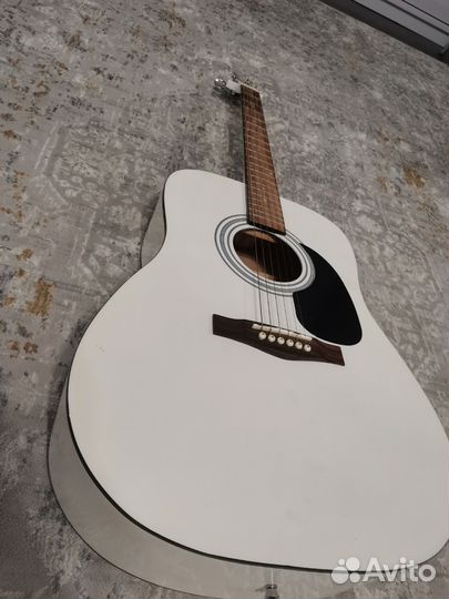 Акустическая гитара