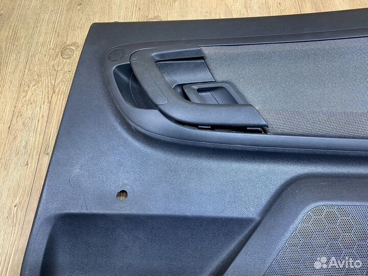 Обшивка двери задняя правая Skoda Fabia 2