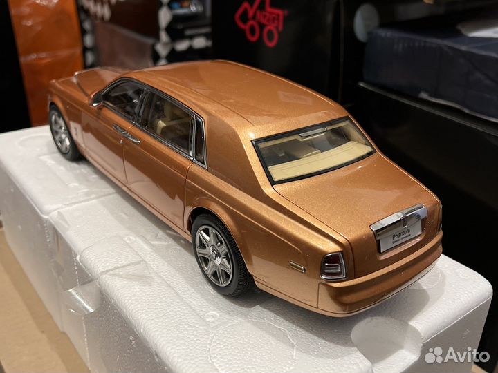 Rolls-Royce Phantom Extended Whelbase 1/18 Gold