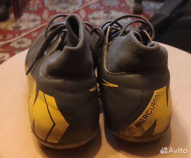 Бутсы футбольные