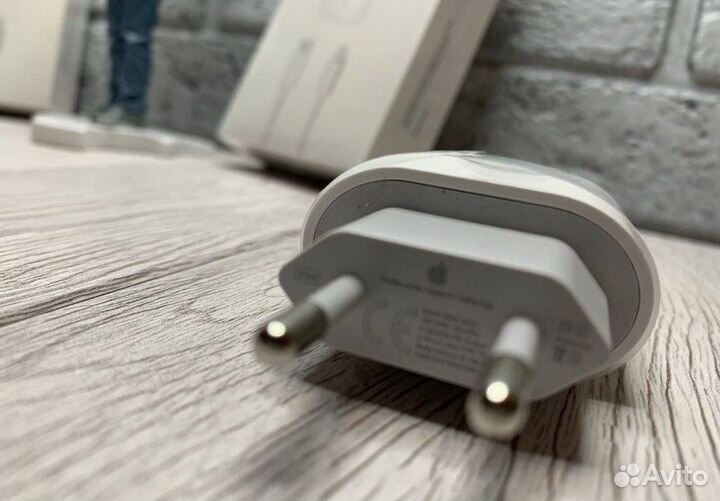 Зарядка на iPhone 20w