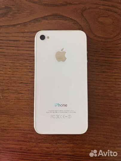 Телефон iPhone 4