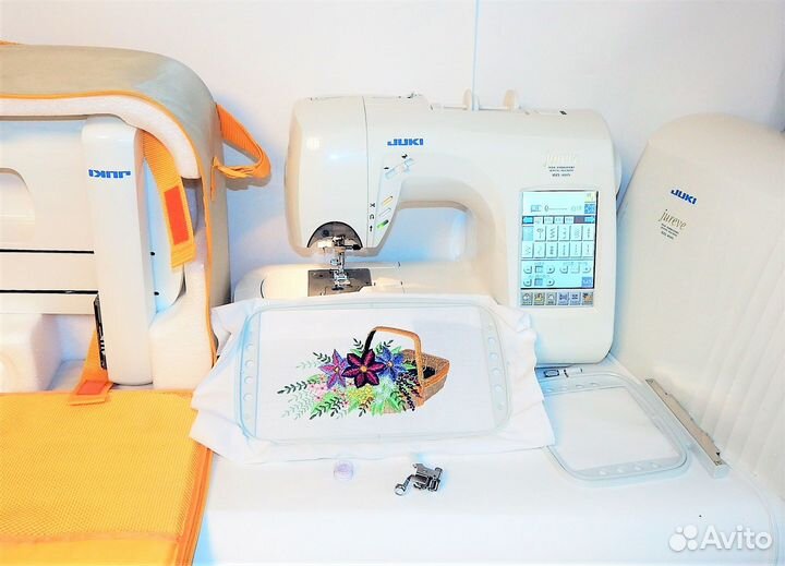 Швейно вышивальная машина Япония