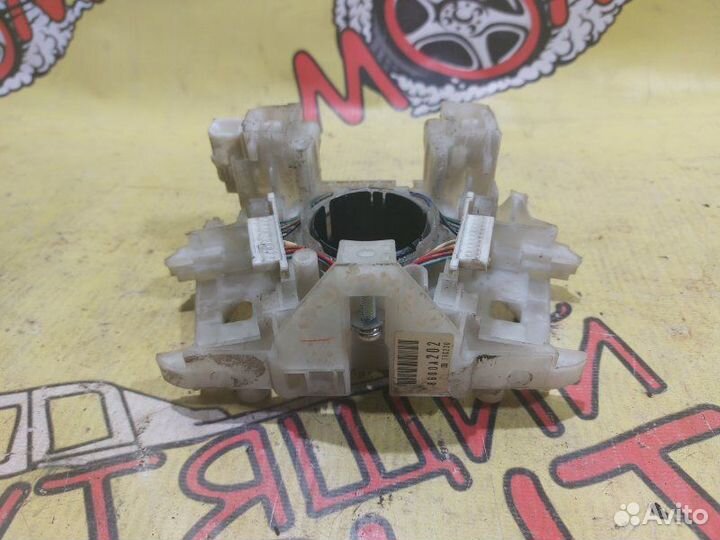 Кронштейн подрулевых Mitsubishi Lancer X 10 1.8