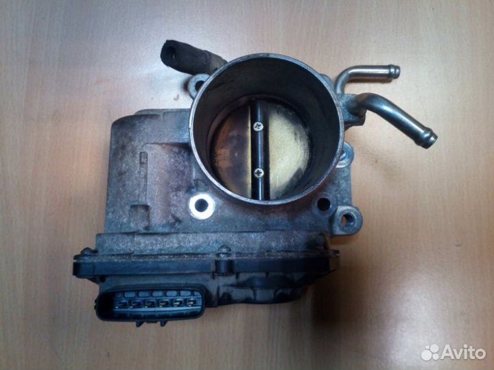 Дросельная заслонка Toyota Avensis T25 1AZ-FSE