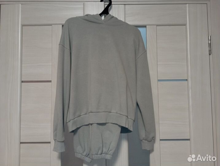 Спортивный костюм женский