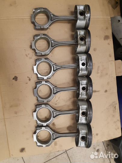 Двигатель Mitsubishi 6B31 в разборе