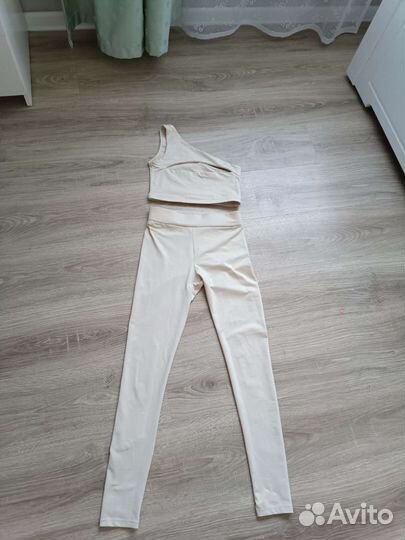 Спортивный костюм женский