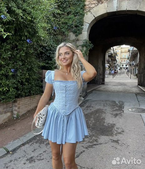 Платье в стиле house of cb