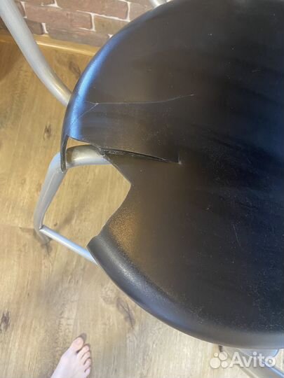 Кухонный стол и стулья