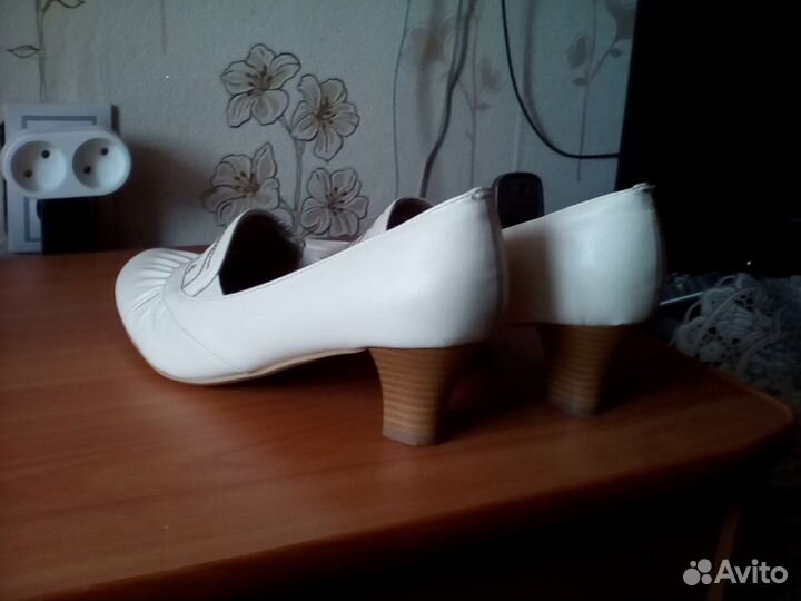 Туфли бежевые