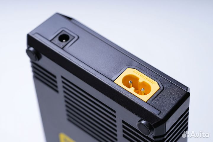 Зарядное устройство Nitecore D4 + аккумуляторы