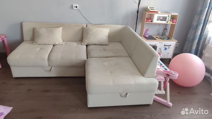 Продам угловой диван бу