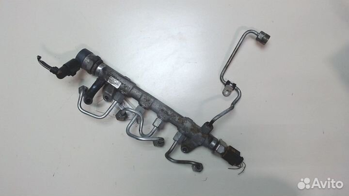 Рампа топливная Volkswagen Golf 6, 2011