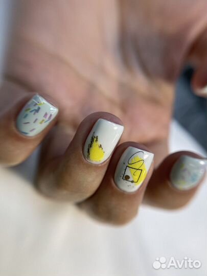 Услуги маникюра и педикюра