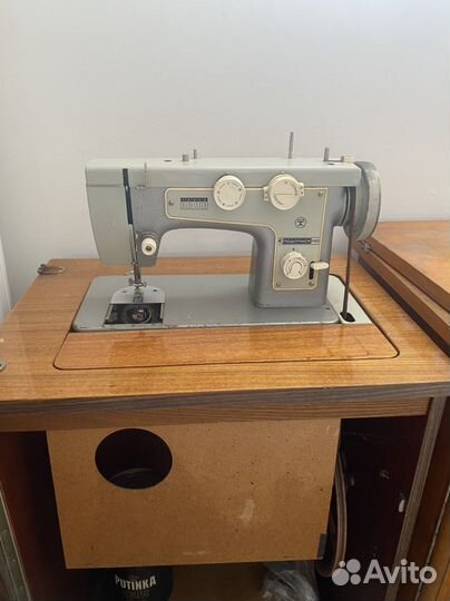 Швейная машина Подольск 142