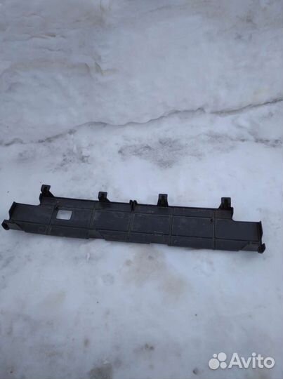 Зимняя накладка на решетку радиатора wv jetta рест