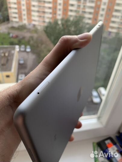 iPad 5 поколения 128gb + LTE (A1823)