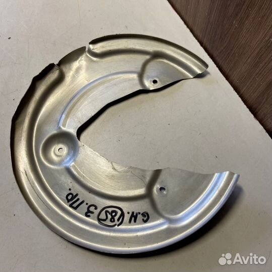 Пыльник тормозного диска задний правый Geely