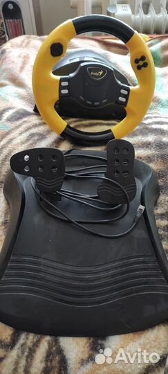 Игровой руль с педалями