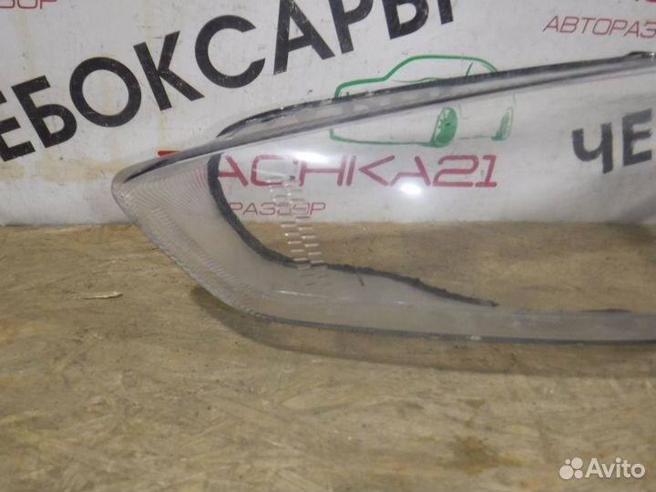 Стекло левой фары Ford Focus 3 (2015-2019)