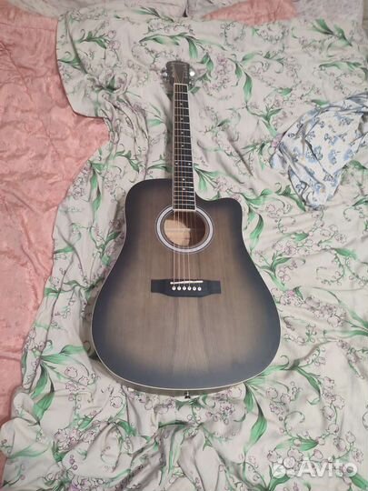 Акустическая гитара бу