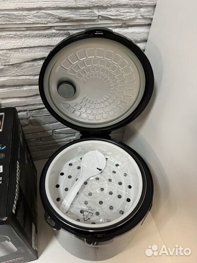 Мультиварка Redmond