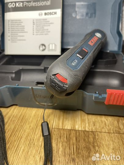 Аккумуляторная отвертка Bosch GO kit