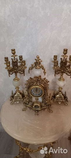 Часы с канделябрами