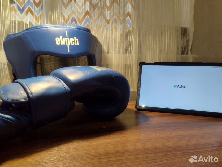 Боксерские перчатки 10 oz clinch