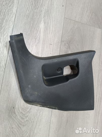 Накладка порога перед L для Volkswagen Passat B6