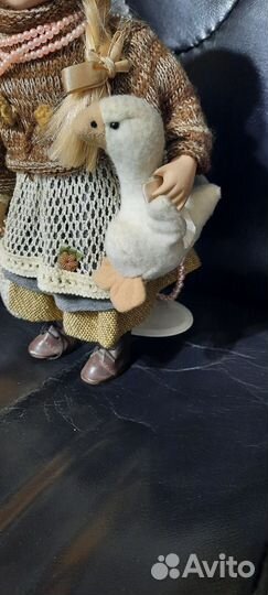 Кукла фарфоровая коллекционная