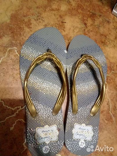 Сланцы женские 37 размер