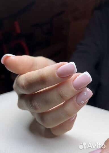 Модель на маникюр