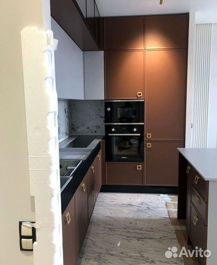 Кухни на заказ с яркой палитрой