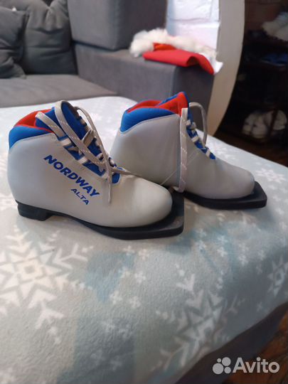 Лыжные ботинки классические