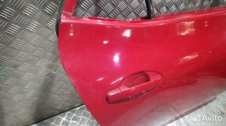 Дверь Auris (07-12) зад R б/у