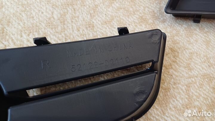 Накладка противотуманной фары Corolla 120