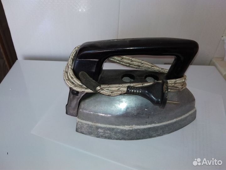 Продам утюг