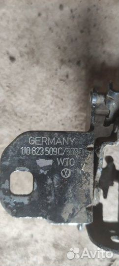 Замок капота Volkswagen Golf4/Bora 1J1 APE 2002 (б